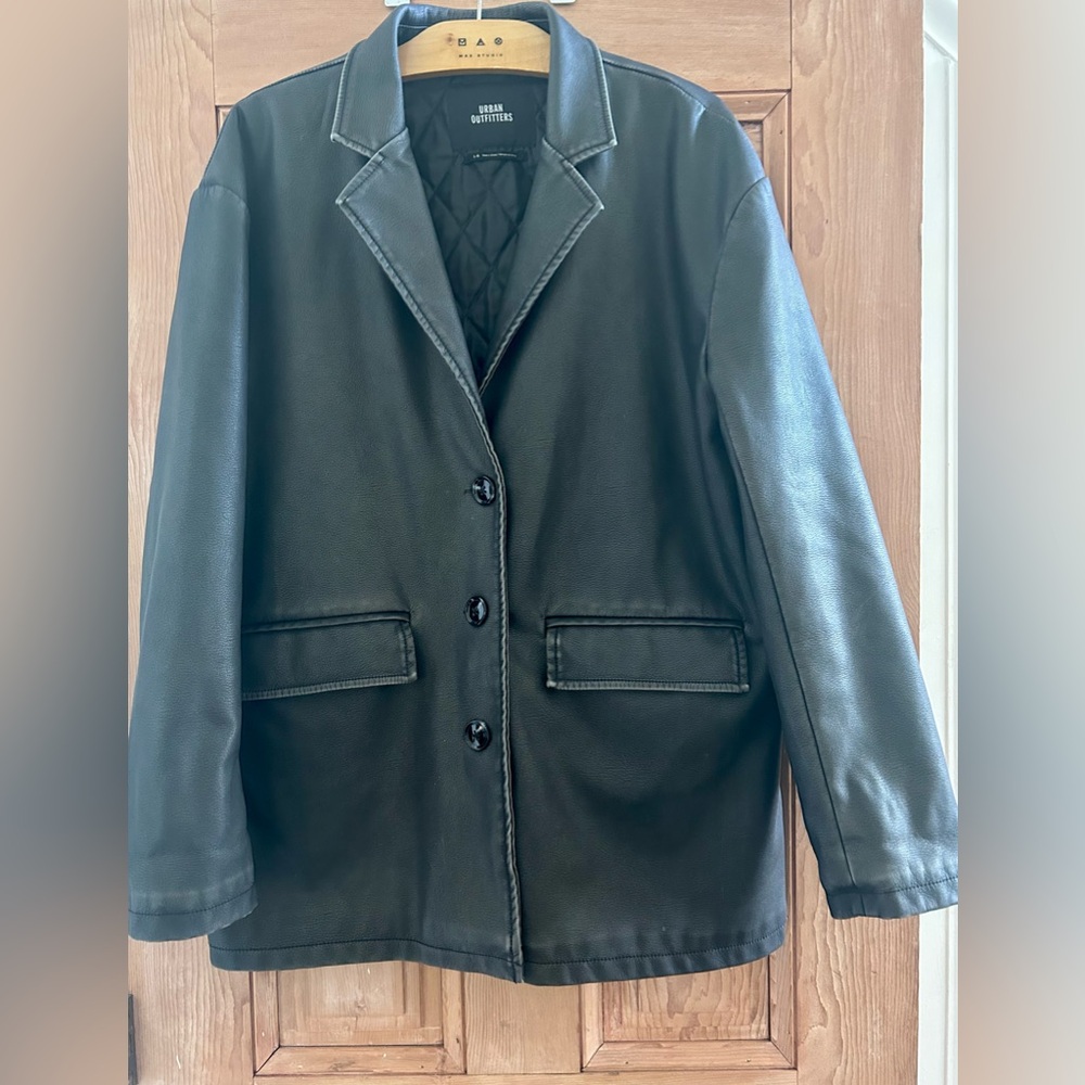 Urban Outfitters vegan leather overcoat w quilted lining. Excellent condition. - Picture 4 of 14